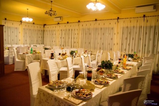 Pensiunea Turistica Cabana Bradet Şimleu Silvaniei Exteriör bild